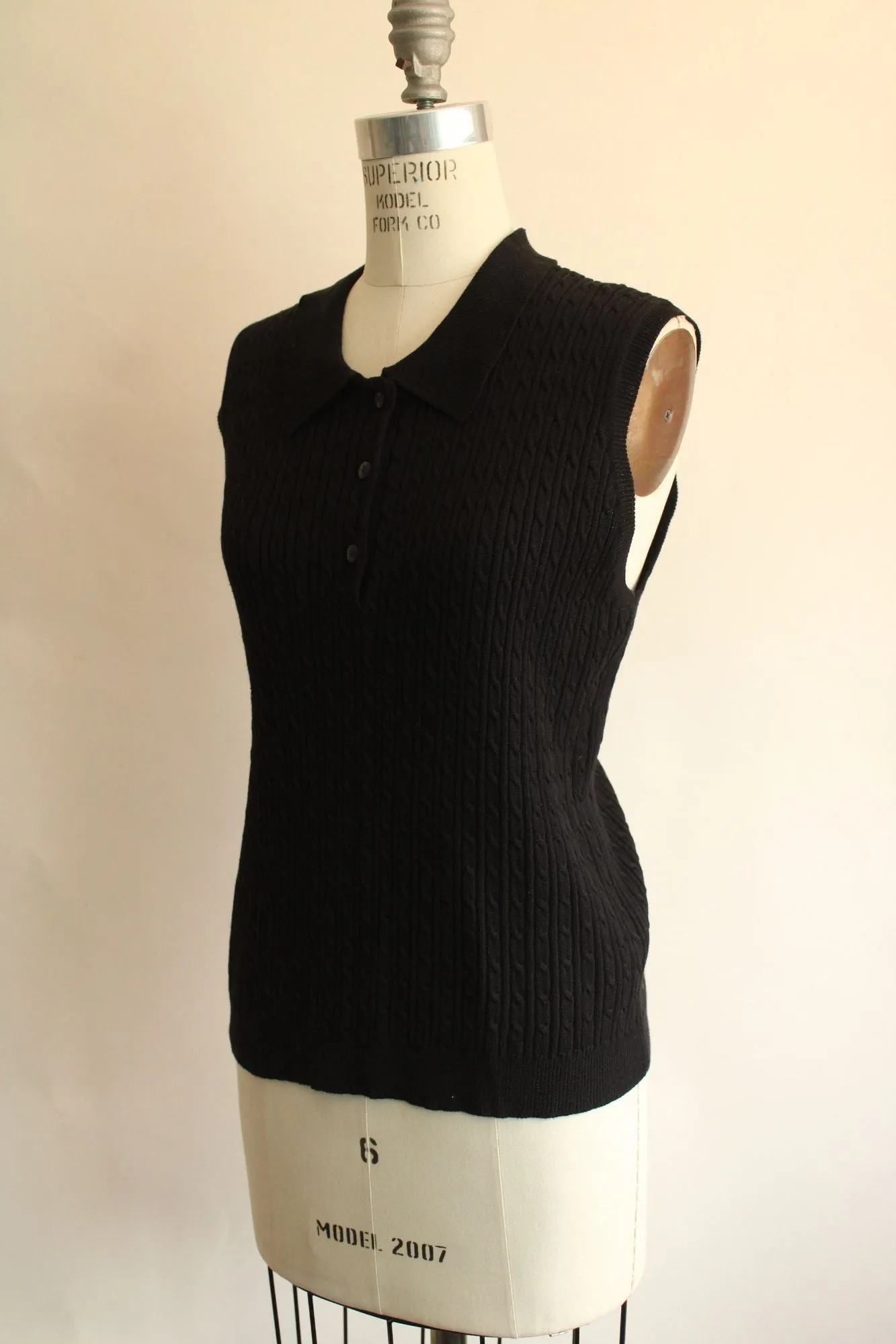 Vintage 2000s NWT Mervyn's Black Sleeveless Knit Top with Buttons
