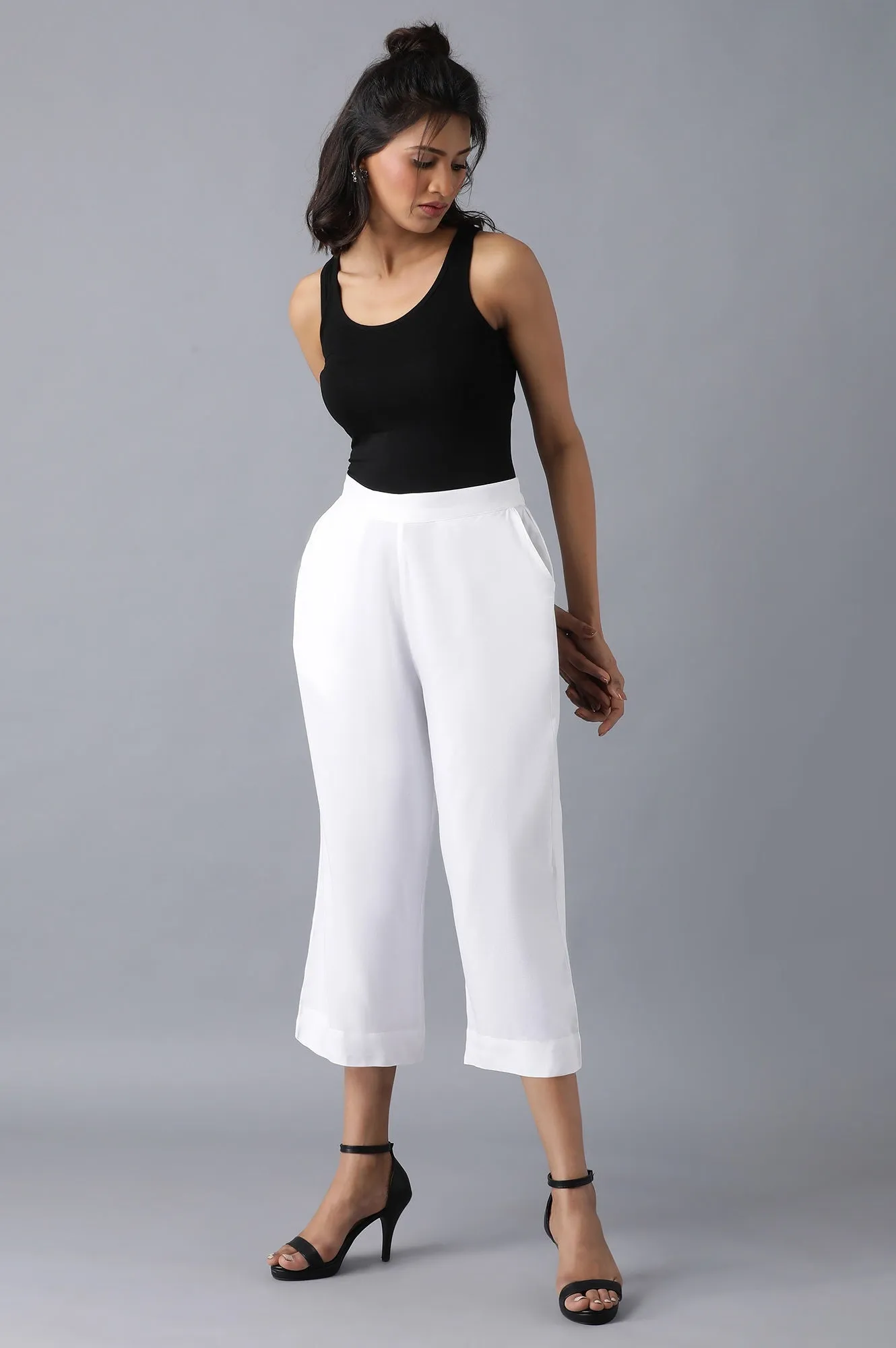 White solid culottes