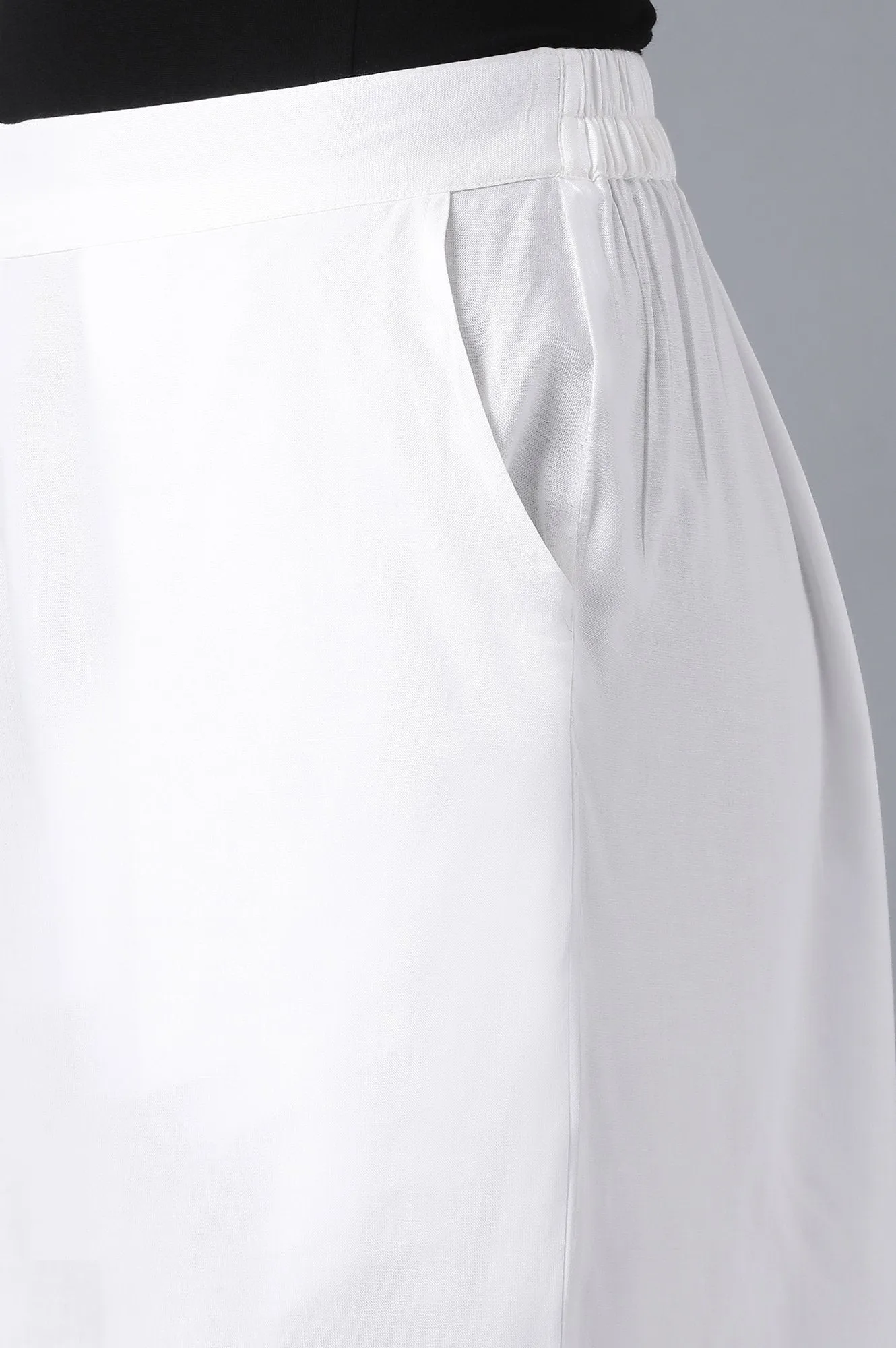 White solid culottes