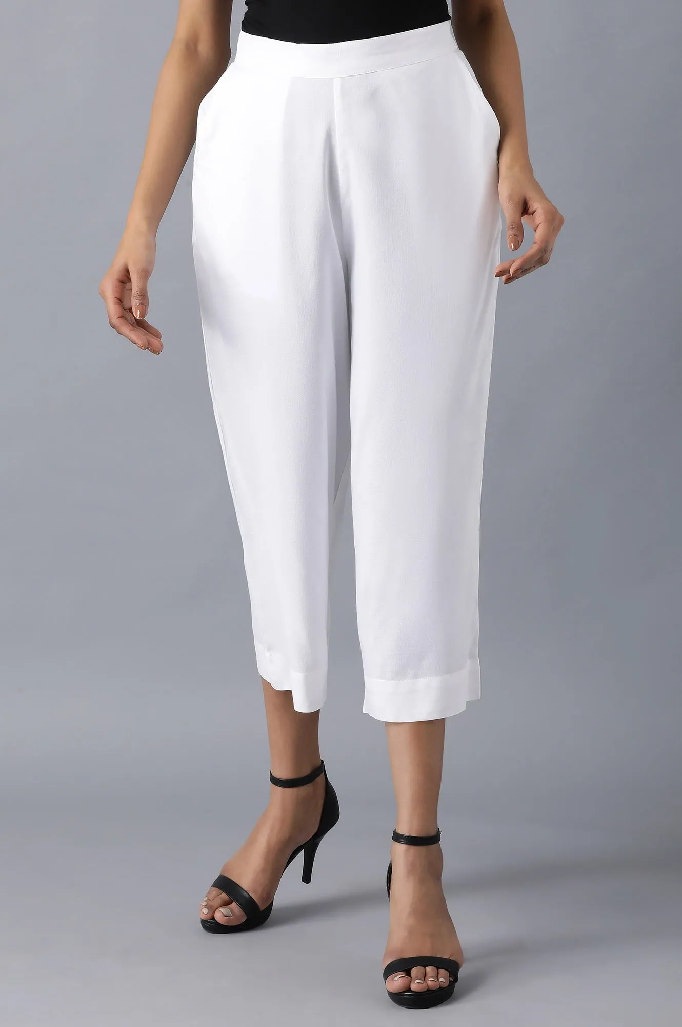 White solid culottes